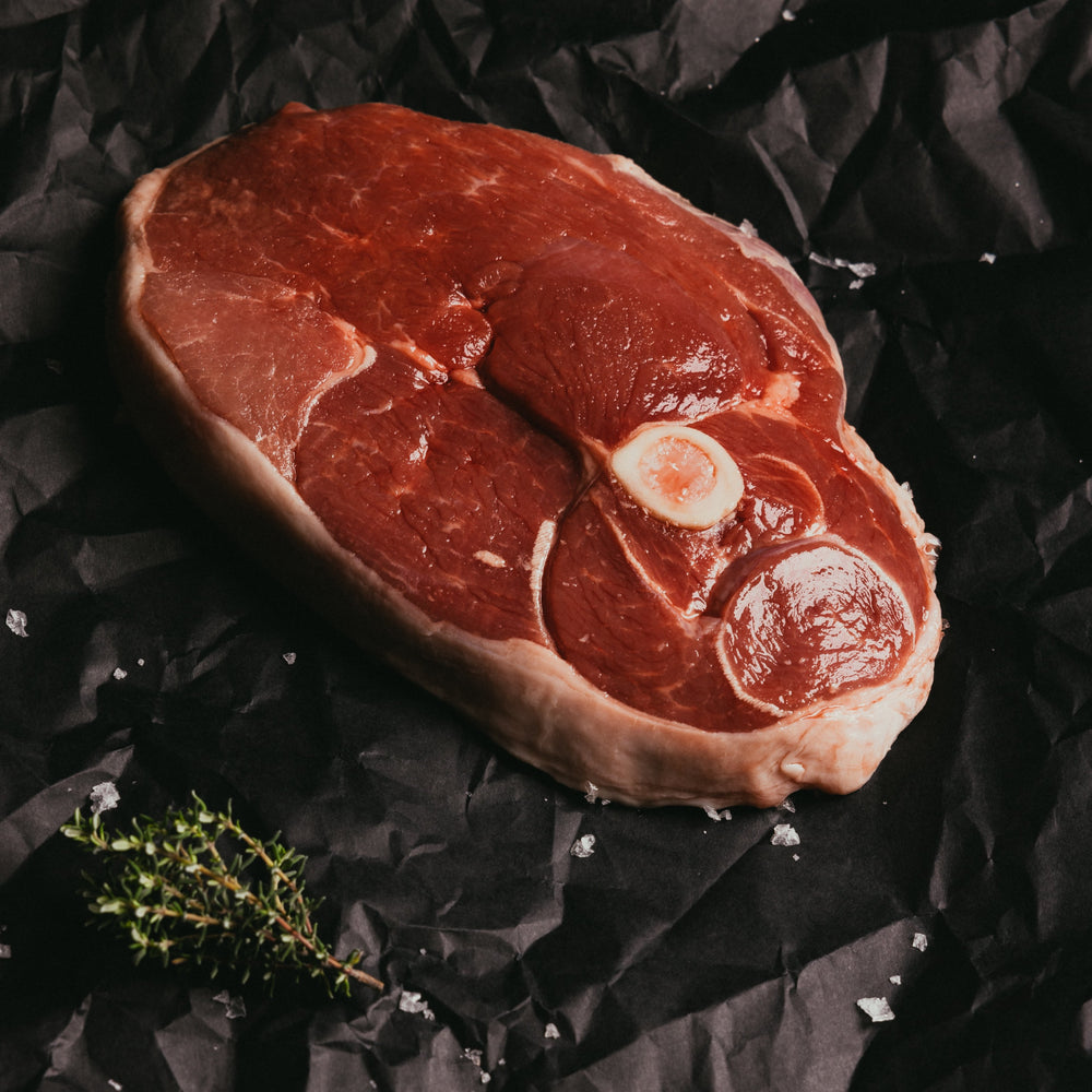 
                  
                    Regionale Bio Halal Lammkeule (Nahaufnahme)
                  
                